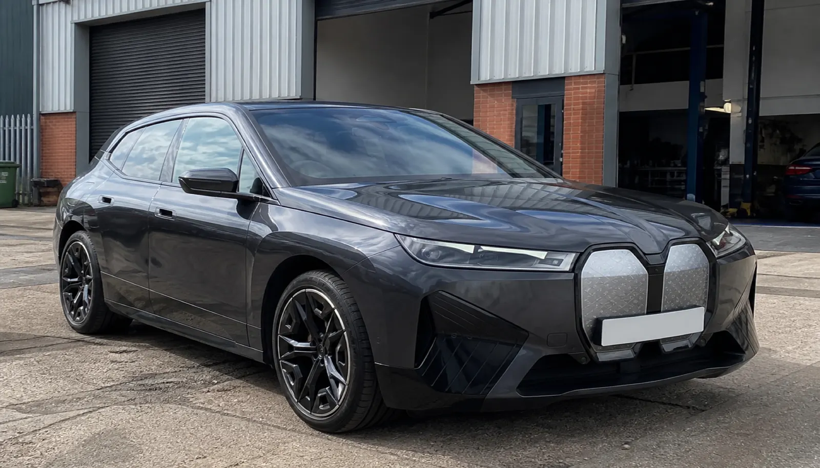 BMW iX